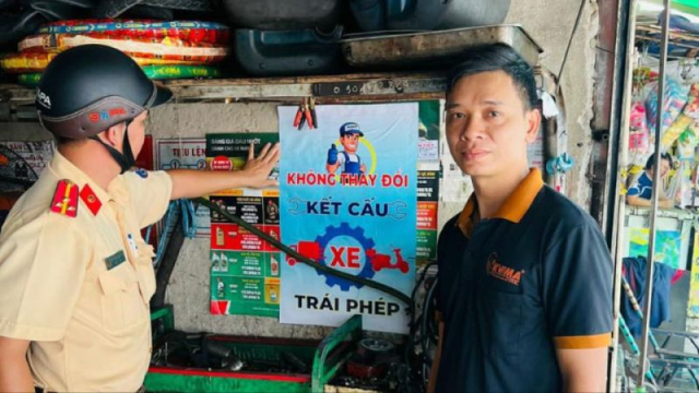 Hon 200 tiem sua xe o TPHCM ky cam ket bao cong an khi co khach den do xe - 3