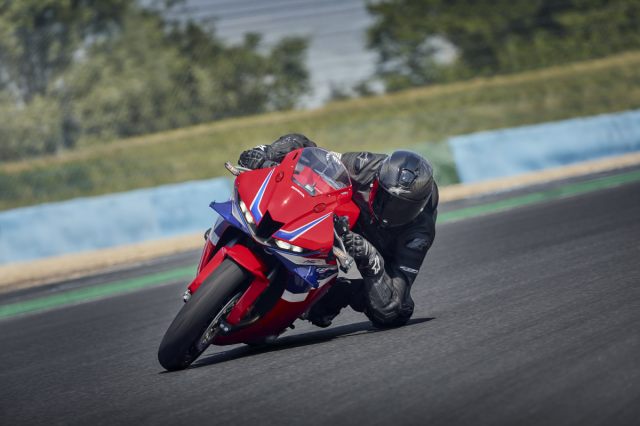 Honda CBR600RR sap quay tro lai sau 6 nam gian doan - 7