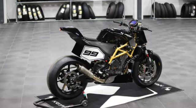 Khi cai ac duoc len ngoi trong ban do cuc chat cua Kramer Motorcycles - 3