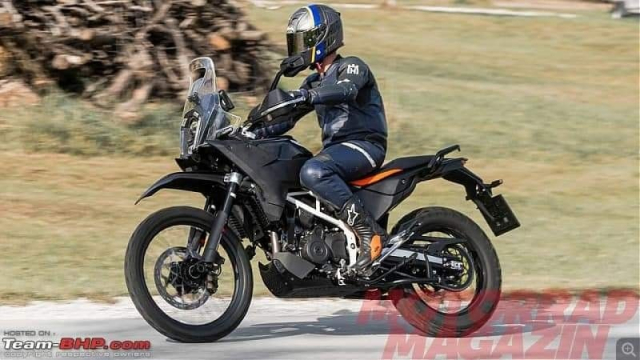KTM 390 Adventure 2025 bat ngo lo dien voi dan chan 2119 inch dam chat Rally hon - 3