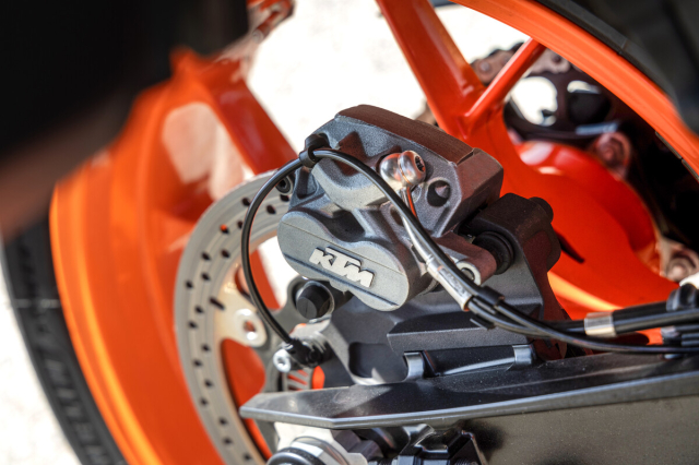 KTM 890 SMT 2024 chuan bi ra mat tai Malaysia voi so luong gioi han chi 8 chiec - 11