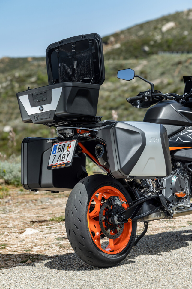 KTM 890 SMT 2024 chuan bi ra mat tai Malaysia voi so luong gioi han chi 8 chiec - 13