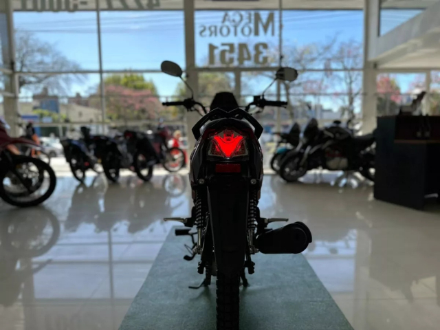 Ke gat gio PG1 mang ten Lifan Cub ADV 125 gay soc voi ngoai hinh tao bao - 5