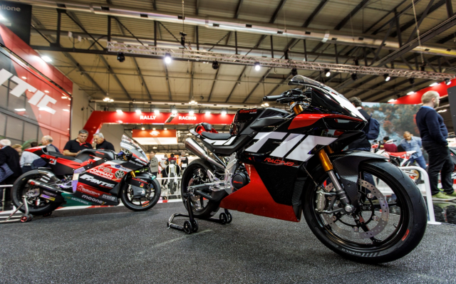 Nguyen mau Fantic Imola 125 lo dien voi ngoai hinh tuong tu nhung chiec xe dua MotoGP