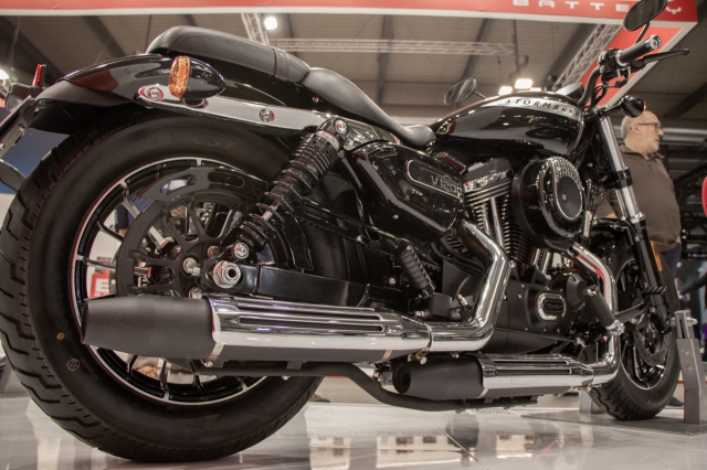 SWM Stormbreaker co phai la ban sao cua Harley Sportster 1200 khong - 6