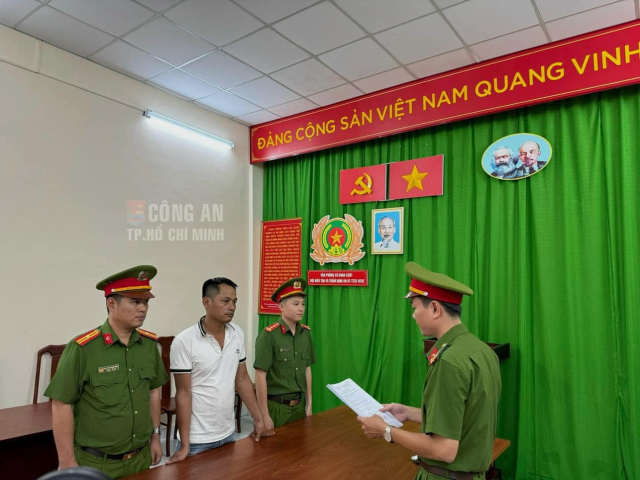 Triet pha duong day lua dao chiem doat tai san trong cong tac dang ky cap bien so xe - 3