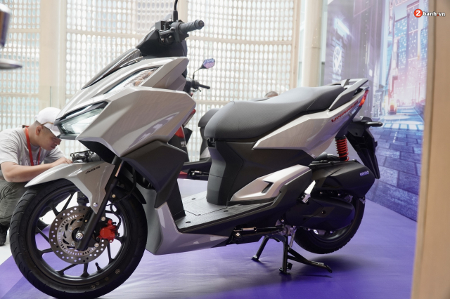 Vario 160 nhap khau chinh hang Viet Nam co trang bi khac voi ban Indonesia cong dung la gi - 7