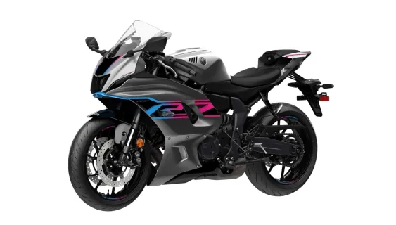 Yamaha R7 2024 lo dien ngoai hinh moi voi mau xam mo day loi cuon - 4