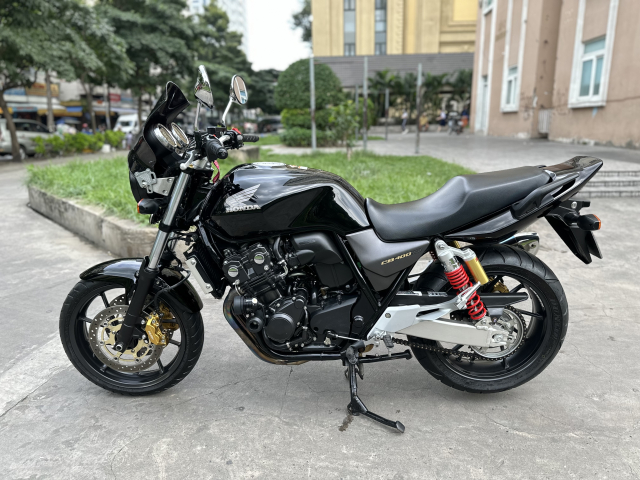 _ Moi ve 2 Xe HONDA_CB400_Revo_Fi_ABS Super_Four Mau Den Date 2016 va 2018 HQCN Xe chinh c - 9