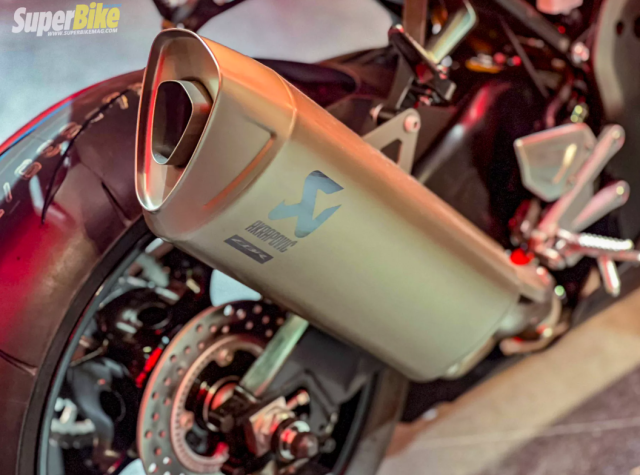 CBR1000RRR SP Carbon Edition ra mat chi co 300 chiec tren the gioi - 11