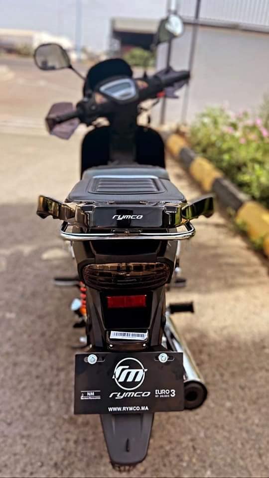 Chi tiet Rymco C50 vua ra mat duoc vi von la ban sao cua Honda Dream - 5