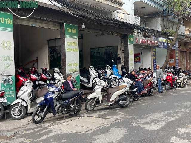 Cho xe may cu Ha Noi vang khach dip cuoi nam - 9