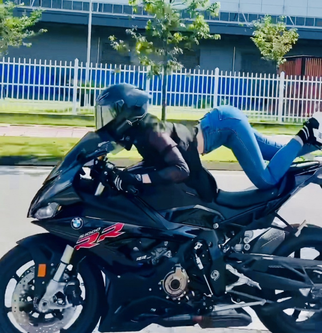 Dien bien moi tu vu Ngoc Trinh dieu khien mo to vi pham phap luat - 3
