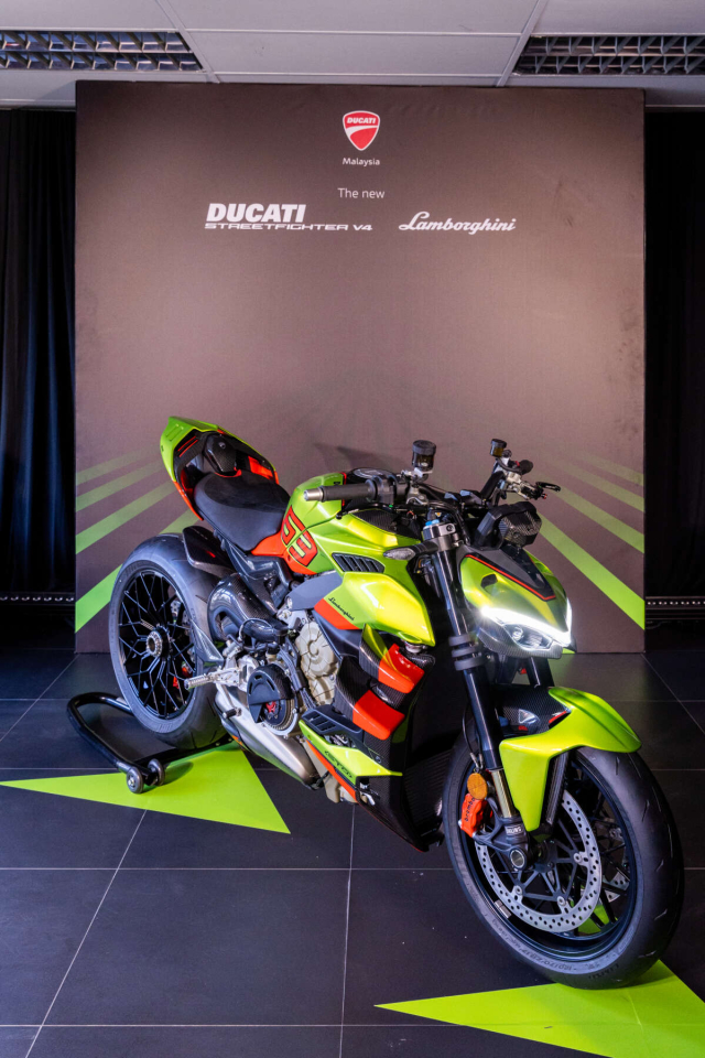 Ducati Streetfighter V4 Lamborghini da co mat tai Chau A hon 2 ty dong - 3