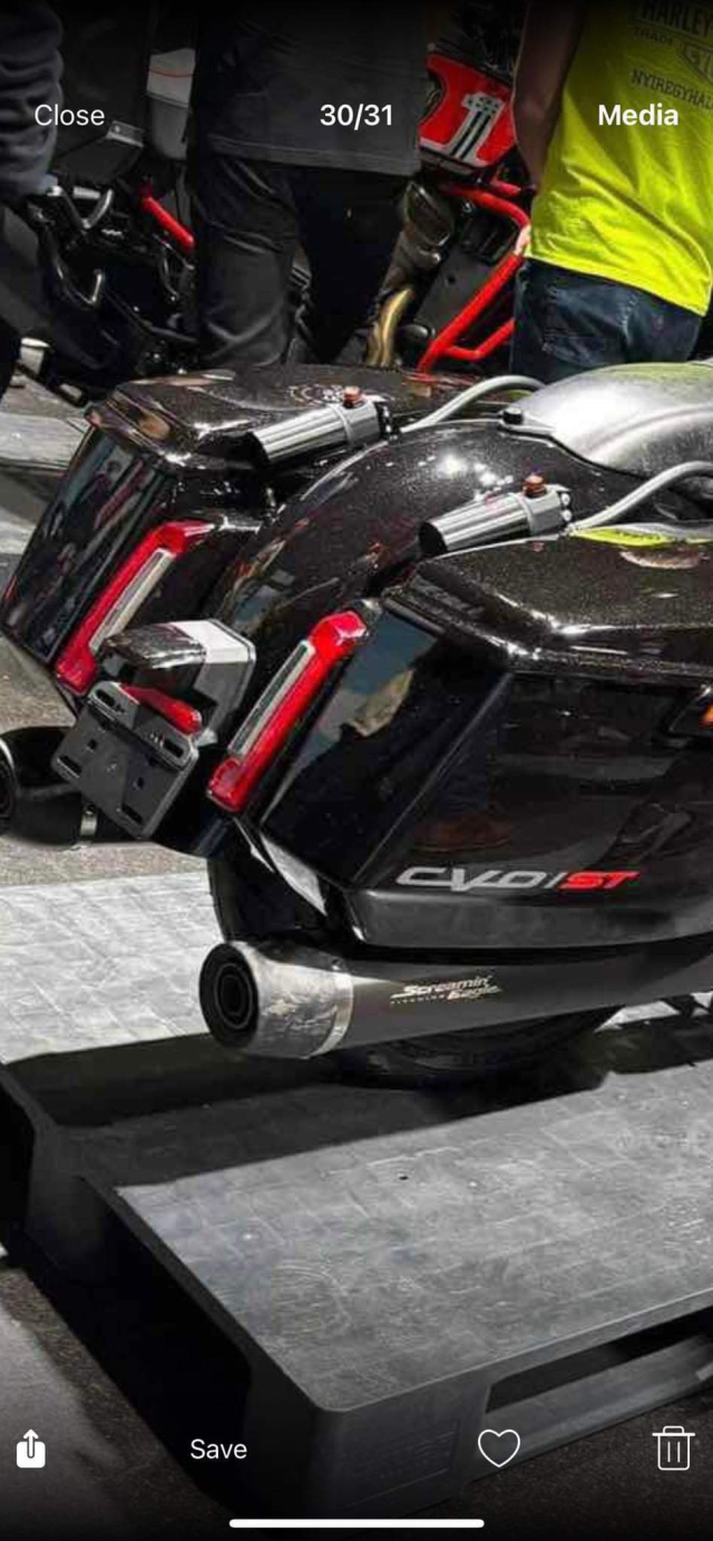 HarleyDavidson CVO Road Glide ST 2024 da duoc he lo - 5