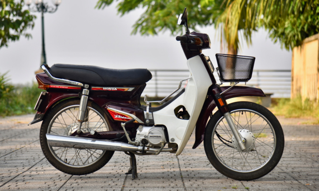 Honda Dream II den nay van con rat thong dung