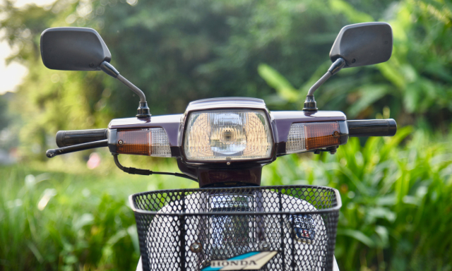 Honda Dream II den nay van con rat thong dung - 4