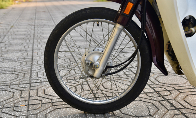 Honda Dream II den nay van con rat thong dung - 12
