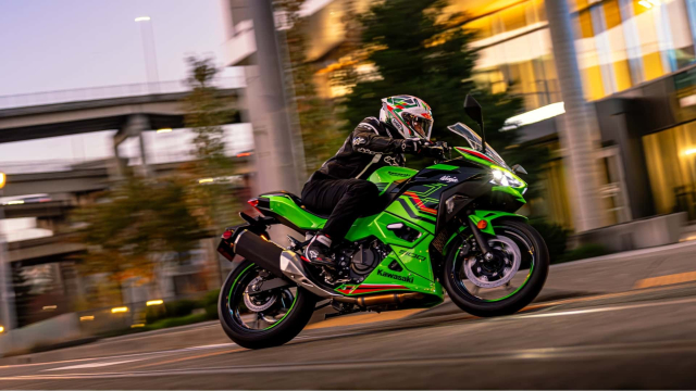 Kawasaki Ninja 500 phien ban ky niem 40 nam ra mat thi truong - 9