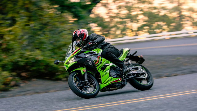 Kawasaki Ninja 500 phien ban ky niem 40 nam ra mat thi truong - 8