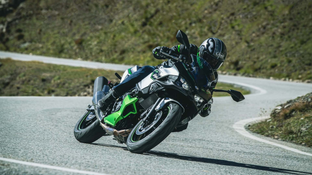 Kawasaki Ninja 7 va Z7 hybrid 2024 da chinh thuc ra mat thi truong voi gia de tiep can - 5