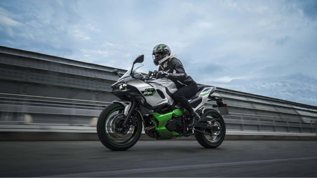 Kawasaki Ninja 7 va Z7 hybrid 2024 da chinh thuc ra mat thi truong voi gia de tiep can - 4