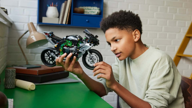 Kawasaki Ninja H2R phien ban lego co gia duoi 100 USD - 7