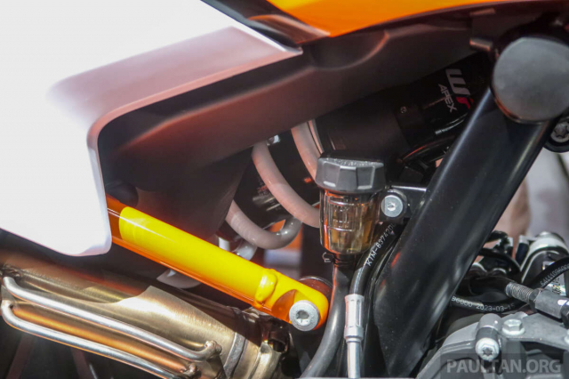 KTM 890 SMT 2024 hien da co mat tai Chau A gia tu 500 trieu dong - 16