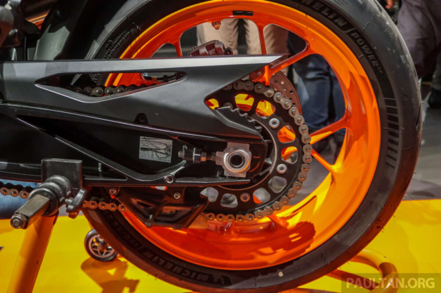 KTM 890 SMT 2024 hien da co mat tai Chau A gia tu 500 trieu dong - 23