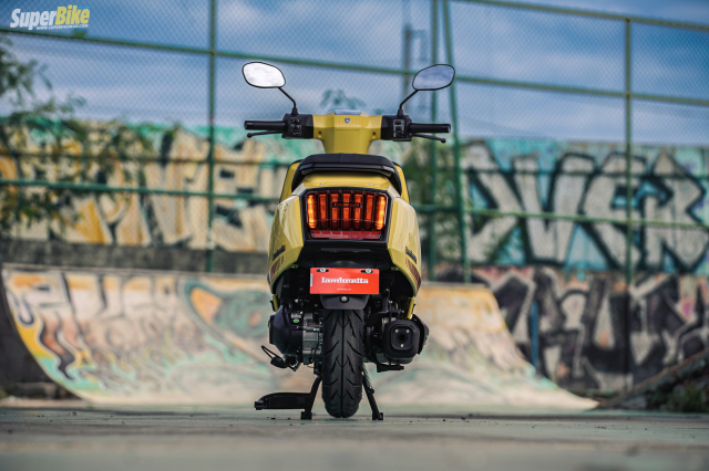 Lambretta X200 lam le gat gio Vespa Sprint bang dan chan xin hon toan dien - 7