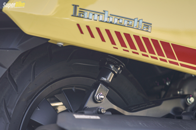 Lambretta X200 lam le gat gio Vespa Sprint bang dan chan xin hon toan dien - 13