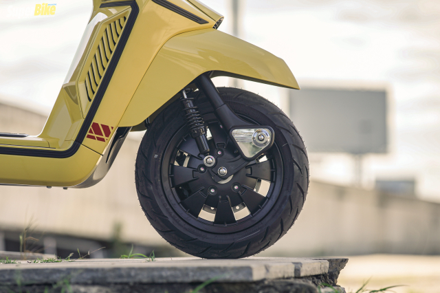 Lambretta X200 lam le gat gio Vespa Sprint bang dan chan xin hon toan dien - 29