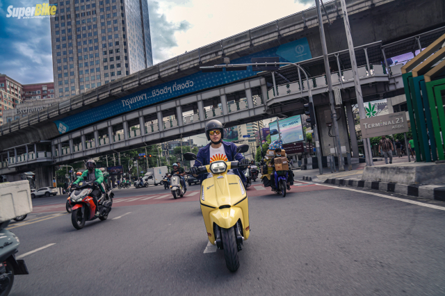 Lambretta X200 lam le gat gio Vespa Sprint bang dan chan xin hon toan dien - 34