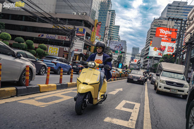 Lambretta X200 lam le gat gio Vespa Sprint bang dan chan xin hon toan dien - 37