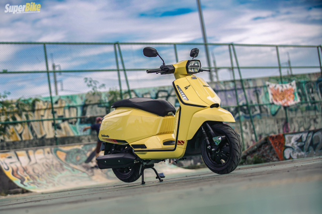 Lambretta X200 lam le gat gio Vespa Sprint bang dan chan xin hon toan dien - 41
