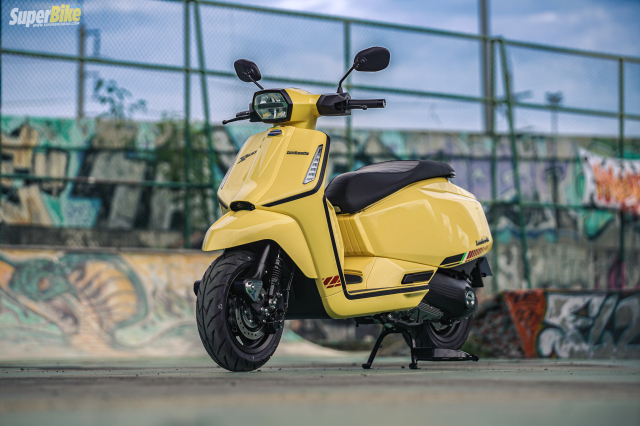 Lambretta X200 lam le gat gio Vespa Sprint bang dan chan xin hon toan dien - 46