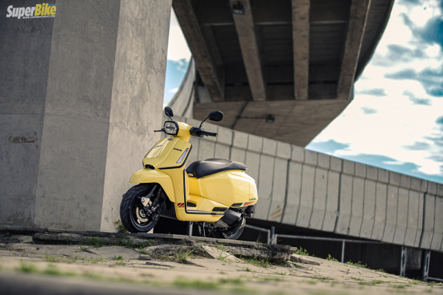 Lambretta X200 lam le gat gio Vespa Sprint bang dan chan xin hon toan dien - 49