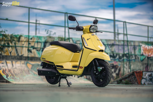 Lambretta X200 lam le gat gio Vespa Sprint bang dan chan xin hon toan dien - 43