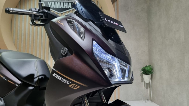 Lexi 155 2024 duoc Yamaha tung ra gay soc boi ngoai hinh co bap luc luong - 10