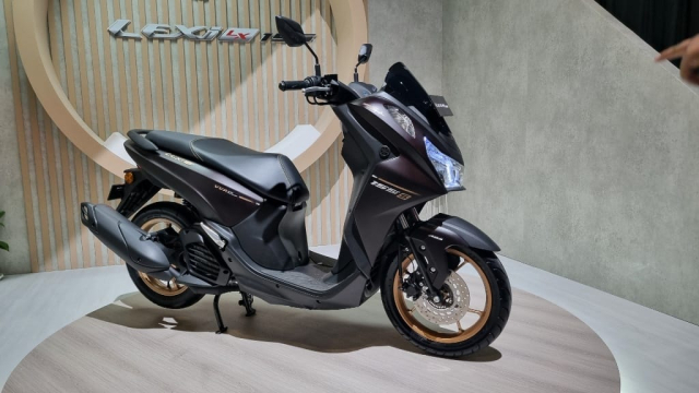 Lexi 155 2024 duoc Yamaha tung ra gay soc boi ngoai hinh co bap luc luong - 9