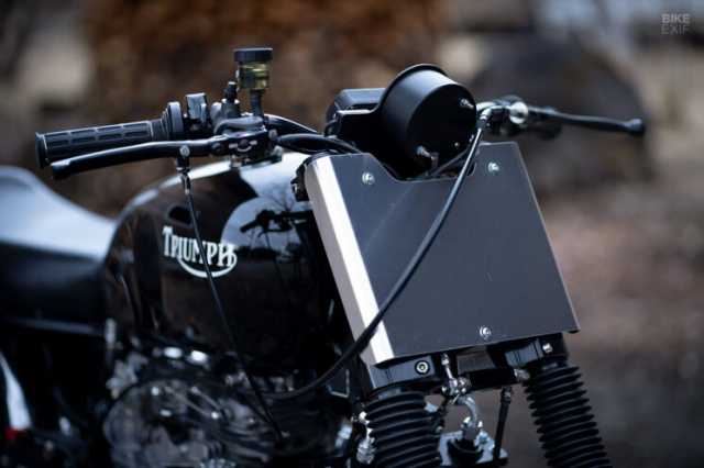 Một chiếc xe đua triumph t140 lấy cảm hứng từ tr6 của steve mcqueen