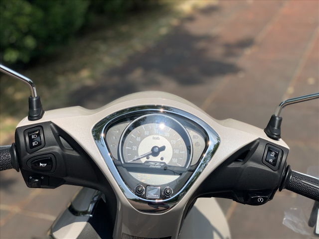 Mua xe ga tam gia 60 trieu cac Nang nen chon Honda SH Mode hay Piaggio Liberty - 5