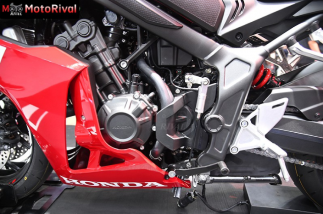 Triumph Daytona 660 VS Honda CBR650 tren ban can thong so - 4
