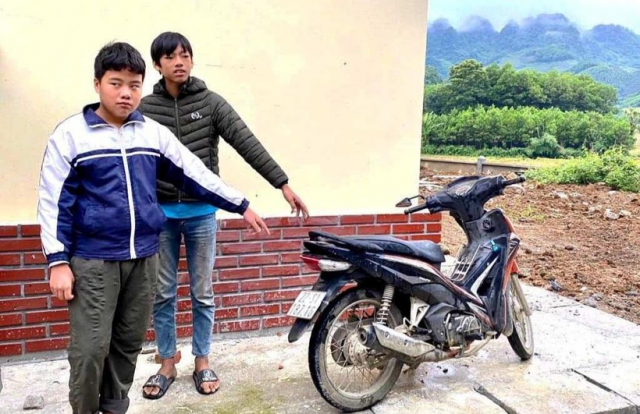 Vay bat thanh cong nhom thanh nien chuyen trom xe may - 3