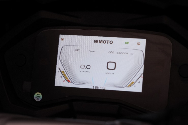 Wmoto RT1 trinh lang dep va manh vuot troi Honda PCX - 6