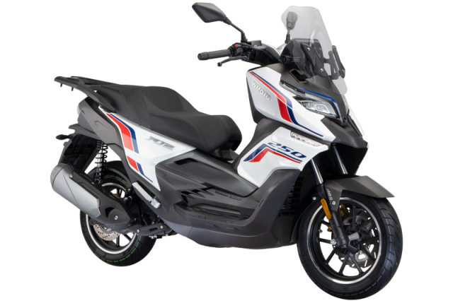 WMoto RT2 250 2024 vua ra mat co gia ban re hon ca Honda SH160i