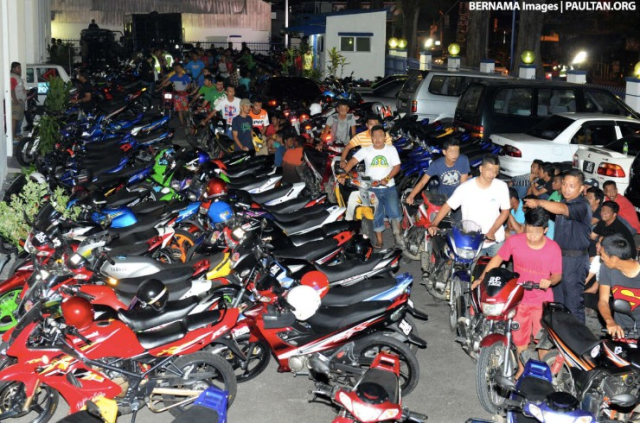 Xe do ben Malaysia neu bi bat truoc khi duoc tra xe nguoi bi phat phai lam dieu nay - 3