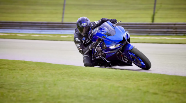 Yamaha R3 2024 ra mat mau moi kieu dang moi voi gia 138 trieu dong - 4