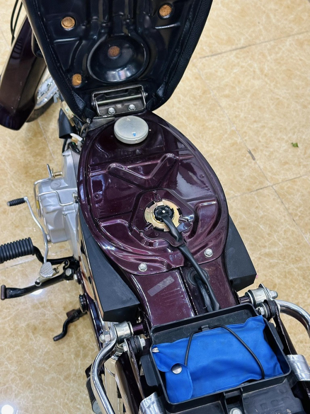Honda Dream Thai 25 nam tuoi zin tung con oc co gia 1 ty dong - 5