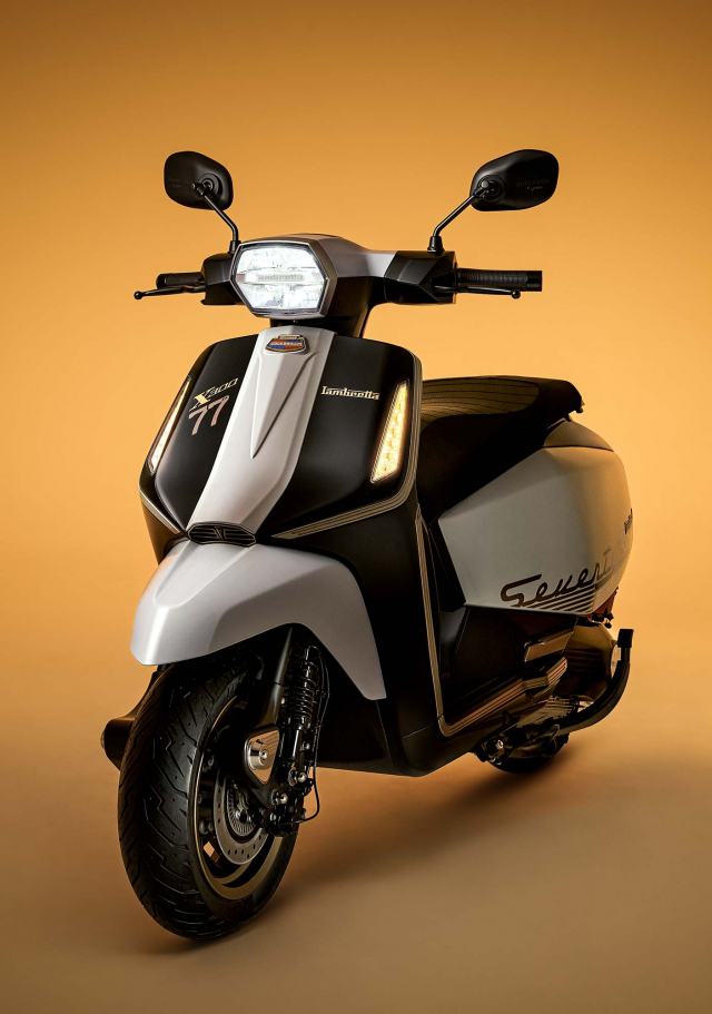Lambretta X300 77th trinh lang cong chung de ki niem 77 nam hang xe xuat hien - 13